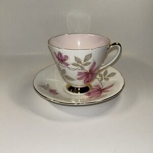 Old Royal‎ Bone China England Vintage Rose Tea Cup Saucer Pink Inside